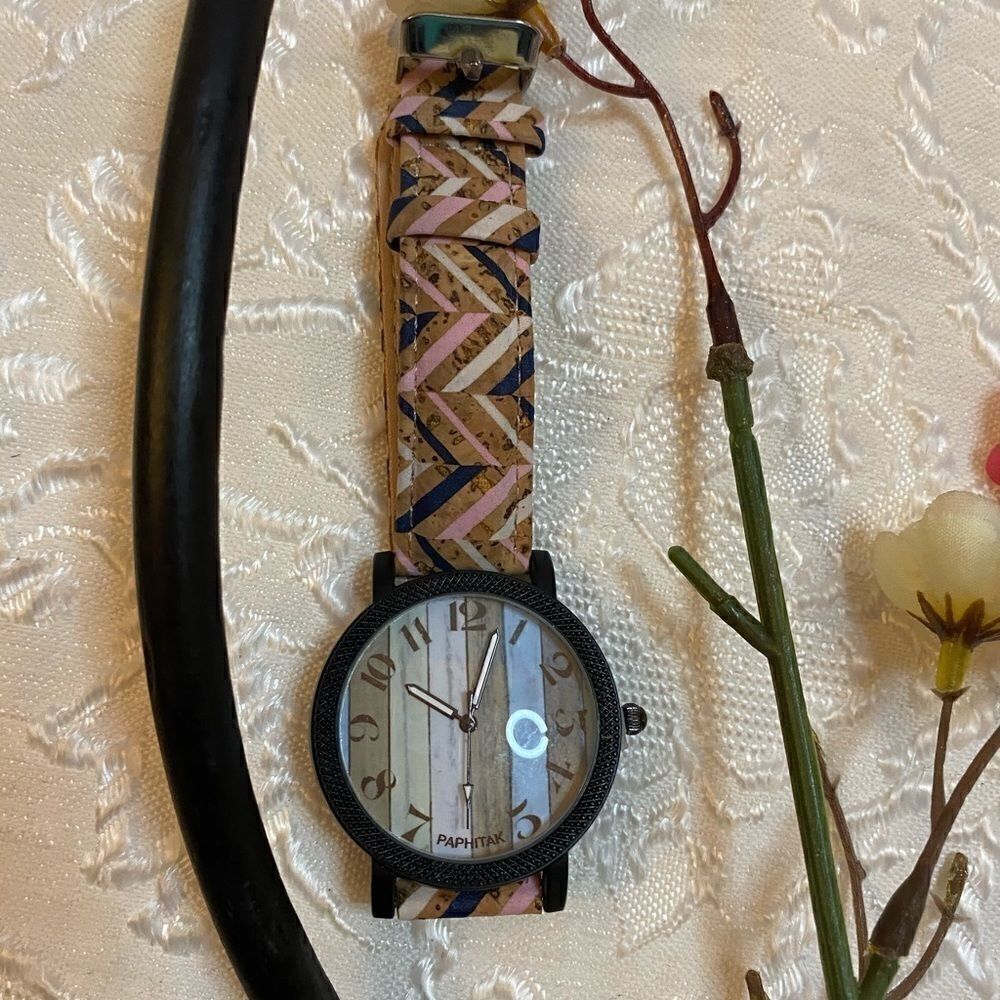 🎁Paphitak ladies fashion watch Retro charming Available in different colors 💥 - Picture 7 of 11